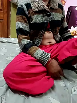 Snapshot of COUPLLE_VILLAGE chatting on 12-25-24, 04:32 COUPLLE VILLAGE online show from 12-25-24, 04:32