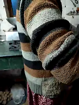 Snapshot of COUPLLE_VILLAGE chatting on 01-11-25, 10:51 COUPLLE VILLAGE online show from 01-11-25, 10:51