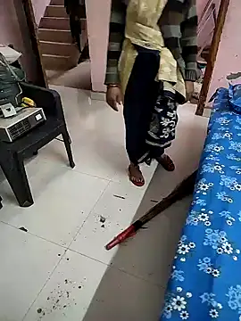 Snapshot of COUPLLE_VILLAGE chatting on 01-24-25, 03:43 COUPLLE VILLAGE online show from 01-24-25, 03:43