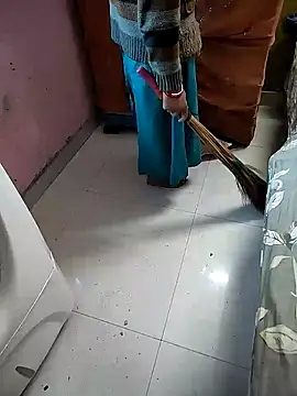 Snapshot of COUPLLE_VILLAGE chatting on 02-01-25, 03:41 COUPLLE VILLAGE online show from 02-01-25, 03:41