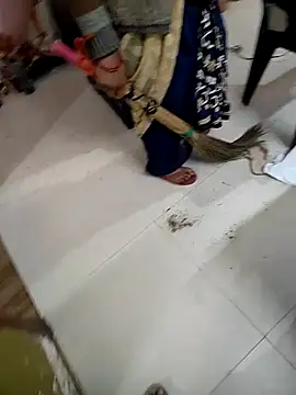 Snapshot of COUPLLE_VILLAGE chatting on 02-17-25, 03:47 COUPLLE VILLAGE online show from 02-17-25, 03:47