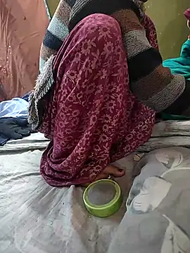 Snapshot of COUPLLE_VILLAGE chatting on 02-19-25, 03:50 COUPLLE VILLAGE online show from 02-19-25, 03:50