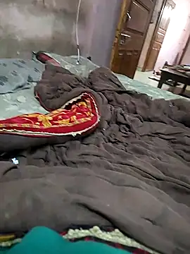 Snapshot of COUPLLE_VILLAGE chatting on 02-28-25, 03:26 COUPLLE VILLAGE online show from 02-28-25, 03:26