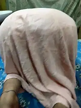 Snapshot of COUPLLE_VILLAGE chatting on 03-10-25, 10:48 COUPLLE VILLAGE online show from 03-10-25, 10:48