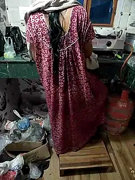 Snapshot of COUPLLE_VILLAGE chatting on 03-15-25, 04:13 COUPLLE VILLAGE online show from 03-15-25, 04:13