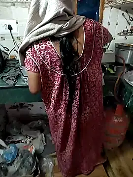 Snapshot of COUPLLE_VILLAGE chatting on 03-15-25, 07:20 COUPLLE VILLAGE online show from 03-15-25, 07:20