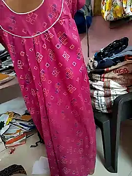 Snapshot of COUPLLE_VILLAGE chatting on 03-17-25, 10:38 COUPLLE VILLAGE online show from 03-17-25, 10:38