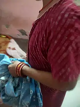 Snapshot of COUPLLE_VILLAGE chatting on 10-31-25, 02:23 COUPLLE VILLAGE online show from 10-31-25, 02:23