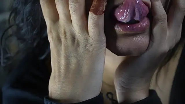 -AyeshaSinghania- online show from 10-03-25, 05:21