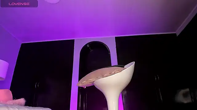 emily roberts1 online show from 01-12-25, 03:28