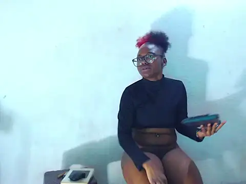 Snapshot of The_wickles_4443 chatting on 01-15-25, 02:17 The wickles 4443 online show from 01-15-25, 02:17