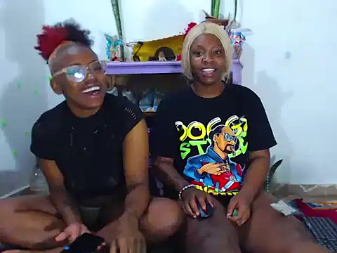 Snapshot of The_wickles_4443 chatting on 01-28-25, 03:04 The wickles 4443 online show from 01-28-25, 03:04