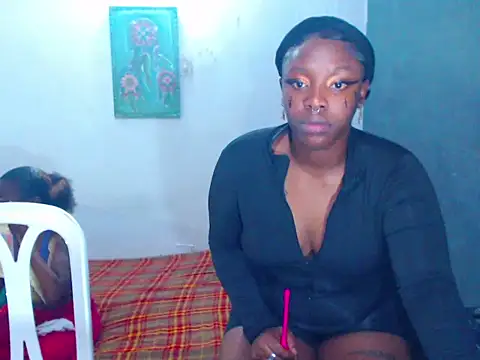 Snapshot of The_wickles_4443 chatting on 09-11-25, 02:39 The wickles 4443 online show from 09-11-25, 02:39