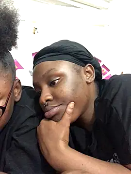 Snapshot of The_wickles_4443 chatting on 10-21-25, 07:58 The wickles 4443 online show from 10-21-25, 07:58