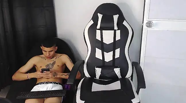 hot king20 online show from 02-07-25, 05:41