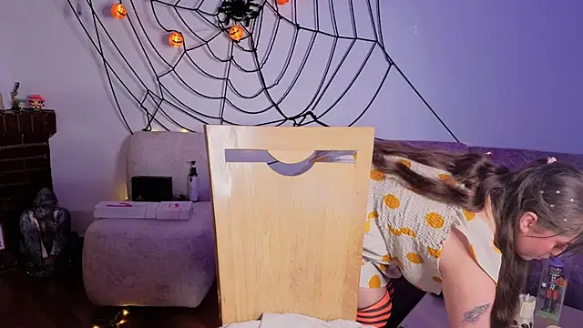 strunky2407 online show from 10-28-25, 05:00