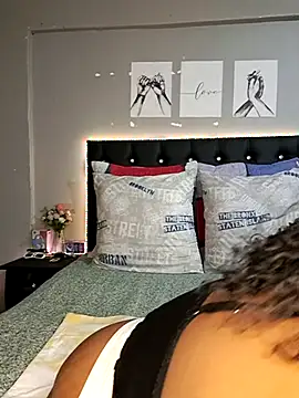 Snapshot of Toya_P chatting on 02-13-25, 09:06 Toya P online show from 02-13-25, 09:06