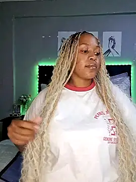 Snapshot of Toya_P chatting on 02-27-25, 08:31 Toya P online show from 02-27-25, 08:31