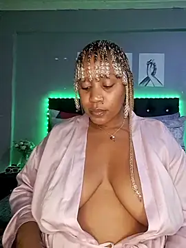 Snapshot of Toya_P chatting on 03-20-25, 07:25 Toya P online show from 03-20-25, 07:25