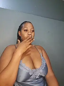 Snapshot of Toya_P chatting on 10-08-25, 07:33 Toya P online show from 10-08-25, 07:33