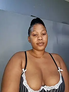 Snapshot of Toya_P chatting on 11-03-25, 12:02 Toya P online show from 11-03-25, 12:02