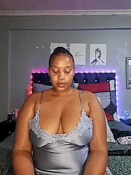 Snapshot of Toya_P chatting on 11-28-25, 08:22 Toya P online show from 11-28-25, 08:22