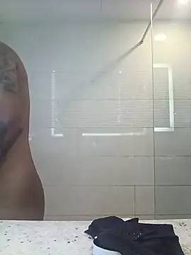 Snapshot of Antonio_shower_time chatting on 05-31-26, 01:18 Antonio shower time online show from 05-31-26, 01:18