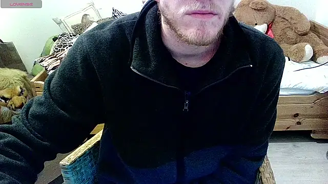 Snapshot of Love_Bert chatting on 02-27-25, 08:09 Love Bert online show from 02-27-25, 08:09