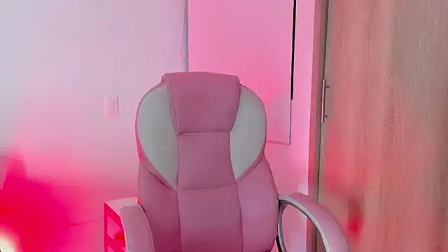 Snapshot of AnastaciaBlake chatting on 02-16-25, 11:26 AnastaciaBlake online show from 02-16-25, 11:26