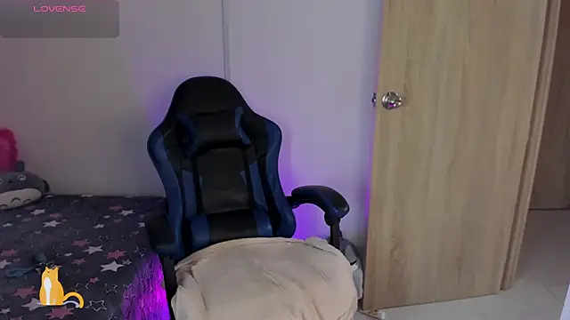 Snapshot of roseliam25 chatting on 10-30-25, 08:09 roseliam25 online show from 10-30-25, 08:09