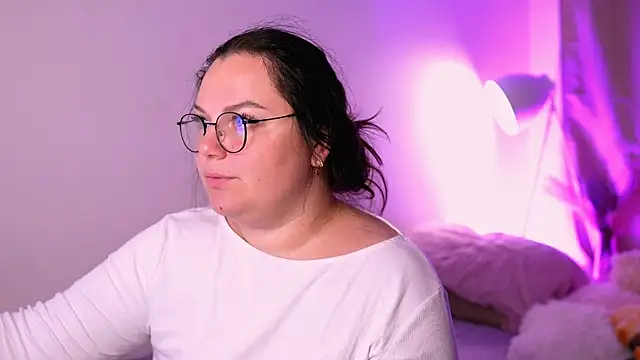 Snapshot of ameliaminkx chatting on 11-06-25, 03:29 ameliaminkx online show from 11-06-25, 03:29