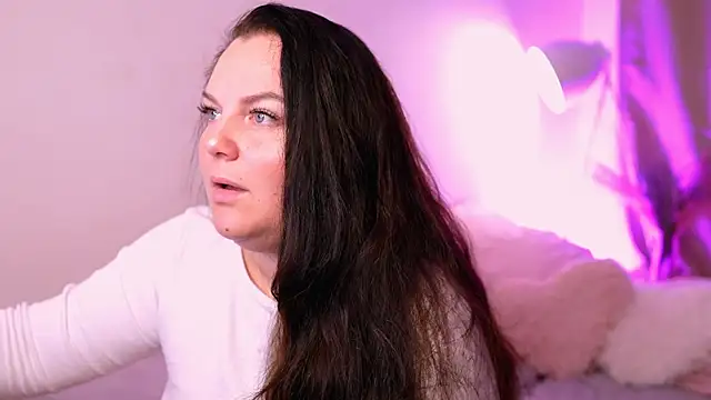 Snapshot of ameliaminkx chatting on 11-10-25, 04:22 ameliaminkx online show from 11-10-25, 04:22