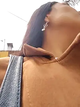 Astrid-- online show from 09-10-25, 03:01