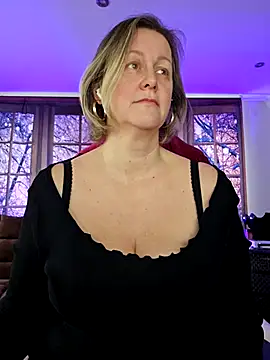 Snapshot of MarleneBloem chatting on 02-23-25, 11:22 MarleneBloem online show from 02-23-25, 11:22