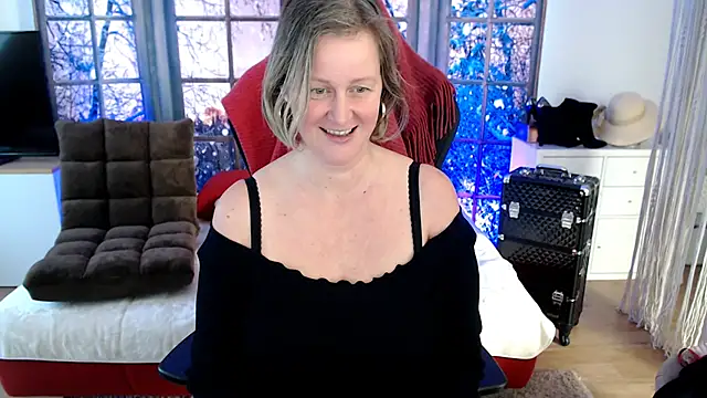 Snapshot of MarleneBloem chatting on 02-23-25, 02:25 MarleneBloem online show from 02-23-25, 02:25