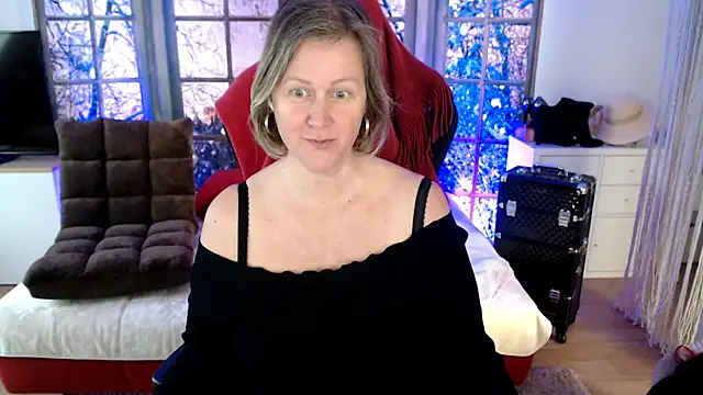 Snapshot of MarleneBloem chatting on 02-24-25, 09:43 MarleneBloem online show from 02-24-25, 09:43