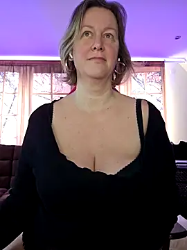 Snapshot of MarleneBloem chatting on 02-25-25, 10:26 MarleneBloem online show from 02-25-25, 10:26