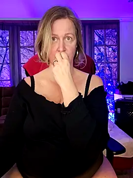 Snapshot of MarleneBloem chatting on 02-26-25, 04:45 MarleneBloem online show from 02-26-25, 04:45