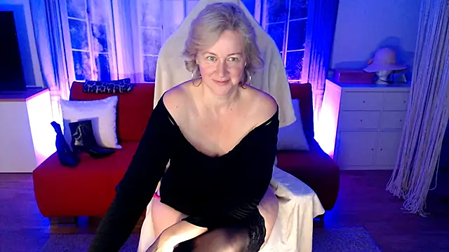 Snapshot of MarleneBloem chatting on 10-03-25, 05:26 MarleneBloem online show from 10-03-25, 05:26