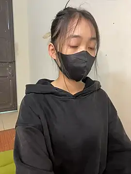 Snapshot of DA-EUN chatting on 12-11-24, 03:02 DA-EUN online show from 12-11-24, 03:02