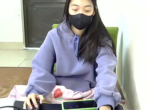 Snapshot of DA-EUN chatting on 12-28-24, 03:15 DA-EUN online show from 12-28-24, 03:15