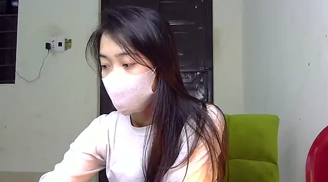 Snapshot of DA-EUN chatting on 02-24-25, 03:12 DA-EUN online show from 02-24-25, 03:12