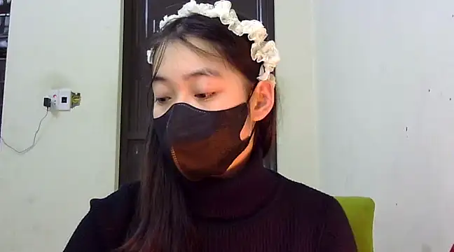 Snapshot of DA-EUN chatting on 02-25-25, 04:24 DA-EUN online show from 02-25-25, 04:24