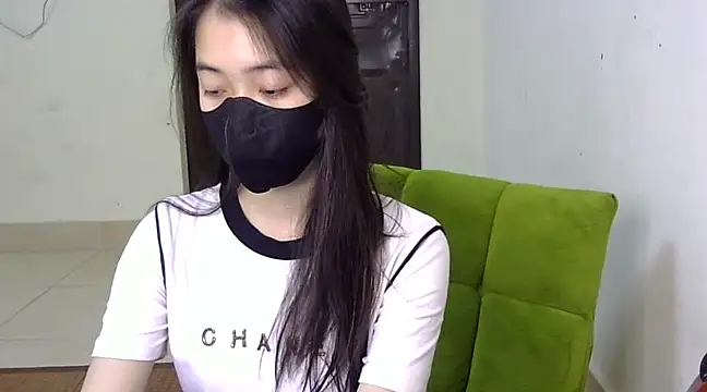 Snapshot of DA-EUN chatting on 03-16-25, 03:04 DA-EUN online show from 03-16-25, 03:04