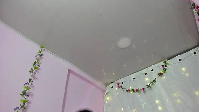 Snapshot of Samanta_roberts1 chatting on 02-13-25, 11:50 Samanta roberts1 online show from 02-13-25, 11:50