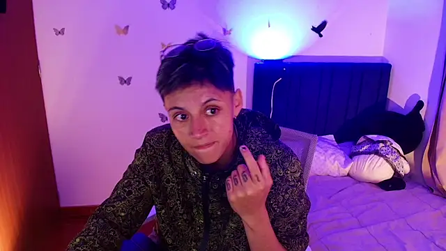 Snapshot of 9_Fernanda_9 chatting on 11-25-25, 08:03 9 Fernanda 9 online show from 11-25-25, 08:03