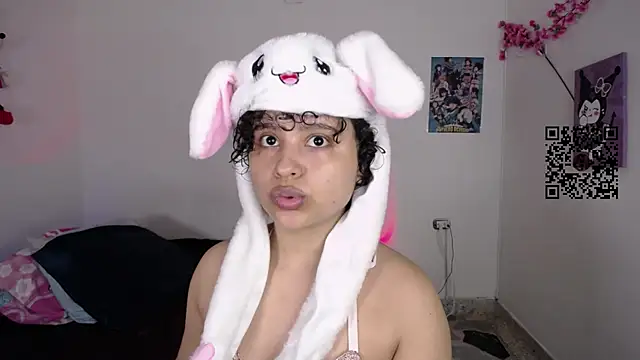 lou cute online show from 11-11-25, 09:09