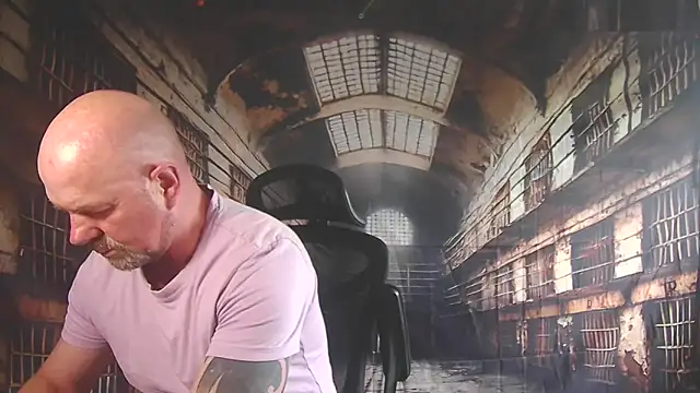 Snapshot of ManlyPrisonGuy chatting on 06-01-26, 09:11 ManlyPrisonGuy online show from 06-01-26, 09:11