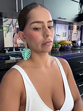 Mau White online show from 12-10-24, 08:16