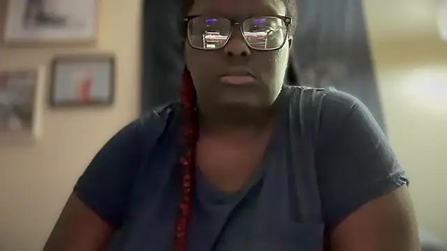 Snapshot of Yagurl__west chatting on 01-18-25, 04:37 Yagurl west online show from 01-18-25, 04:37